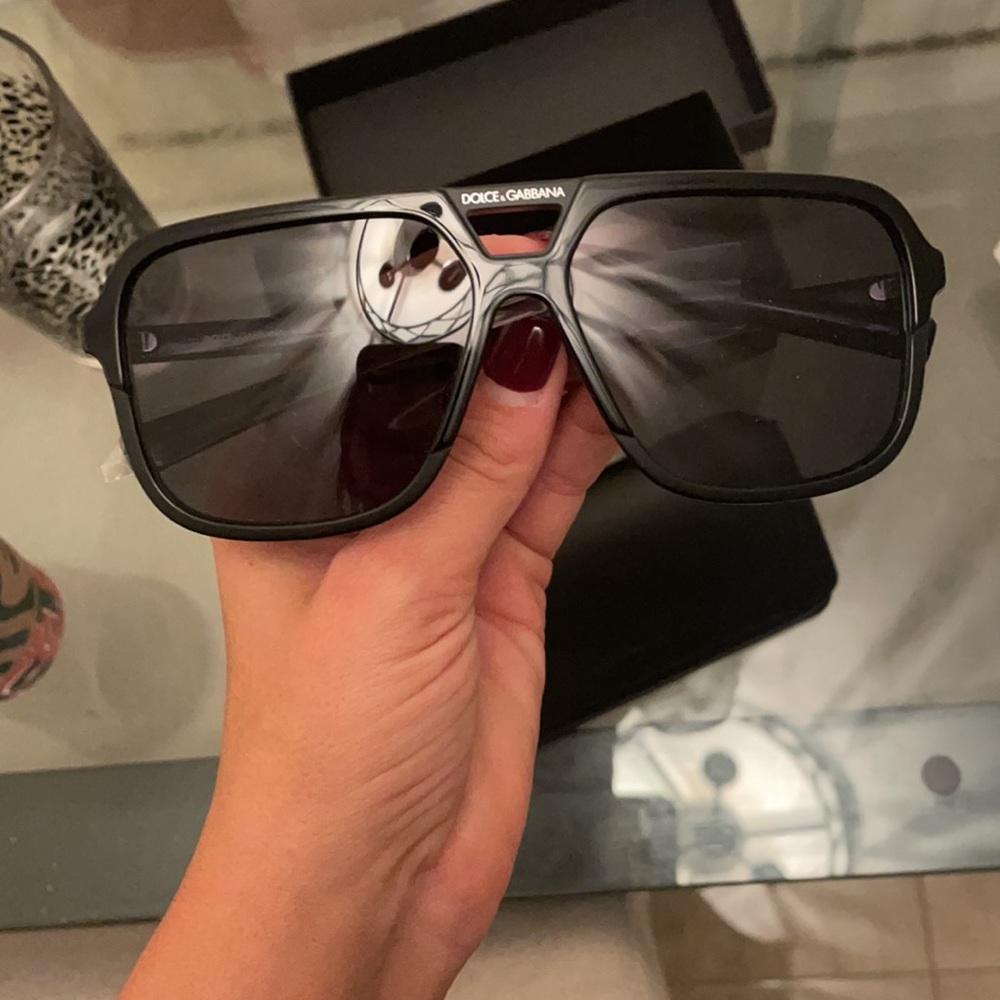 Men’s never opened dolce & gabbana sunglasses